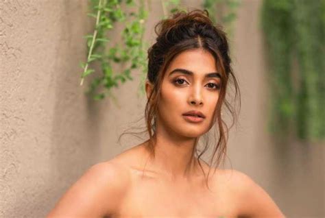 pooja hegde xxx sex|Pooja Hegde Deepfake Porn ️ SexCelebrity